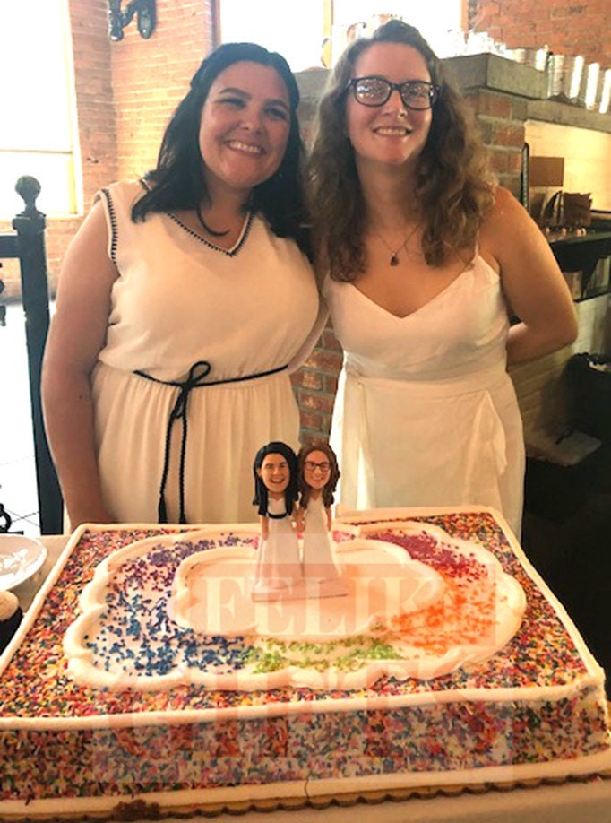 Custom Couple Bobbleheads: Personalized Anniversary Cake Topper
