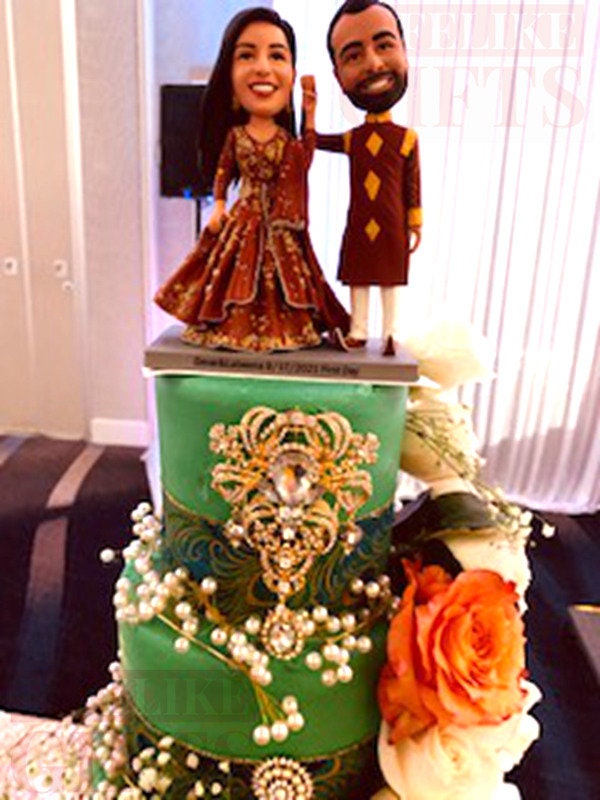 Custom bobbleheads wedding couple in traditional Indian wedding dresses handmade cake toppers in your own cloths Indian wedding couple dolls