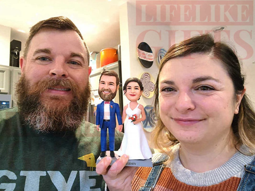 Wedding cake topper custom bobblehead, unique custom wedding bobblehead Cake Topper, Personalized Bride & Groom Figurines
