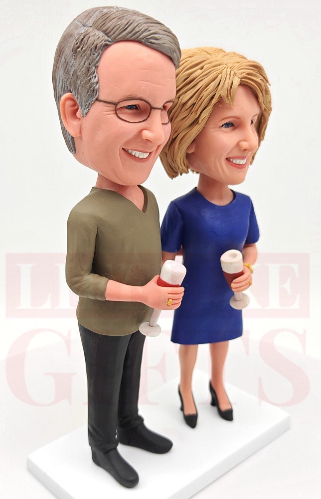Custom Couple Bobbleheads: Personalized Anniversary Cake Topper