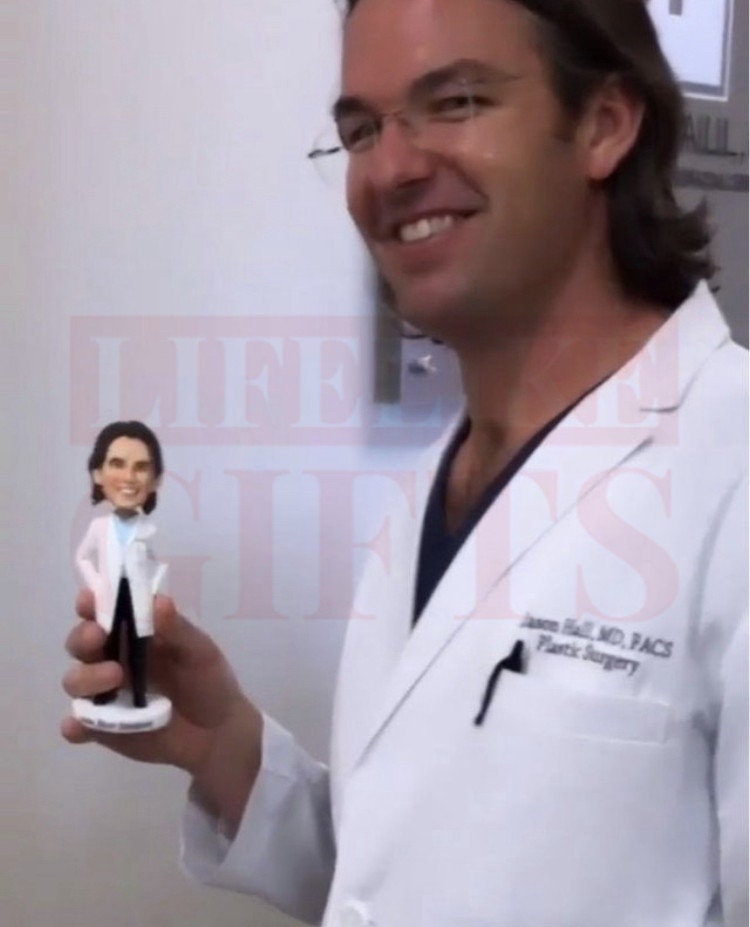 Gift for doctors Custom bobblehead, personalized gifts for nurse, handmade birthday gifts for doctor in scrubs retirement/anniversary gifts