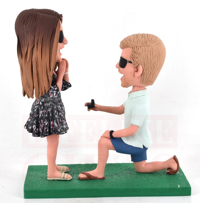 Custom proposal Bobbleheads engagement gifts personalized couple gifts custom cake toppers for wedding groom and bride, propose a marriage