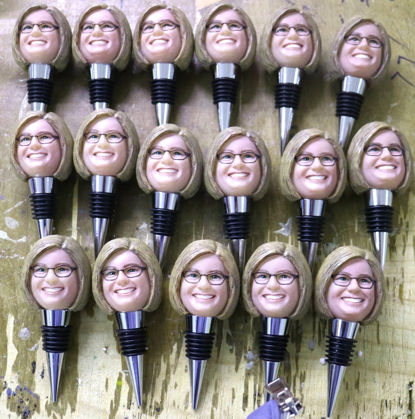 Custom Wine stopper manufacturer / Custom wine stopper maker / wholesale wine stoppers/ bulk copy bottle stopper with my face