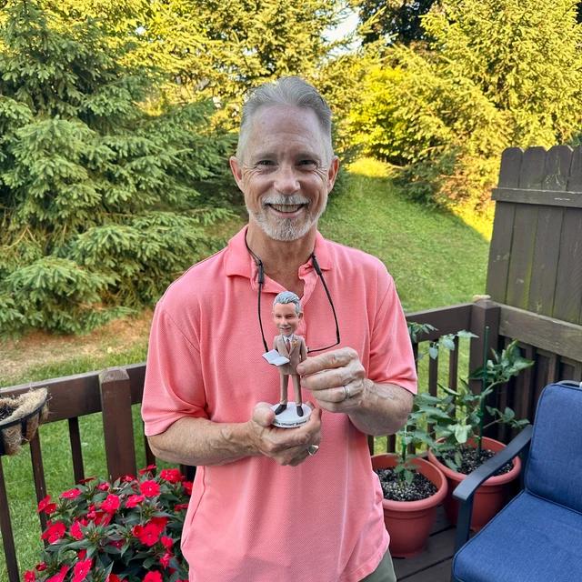 Custom Bobblehead lifting, Personalized Fitness Figurines, fun gift ideas for coaches, gift ideas for gym co-workers/friends
