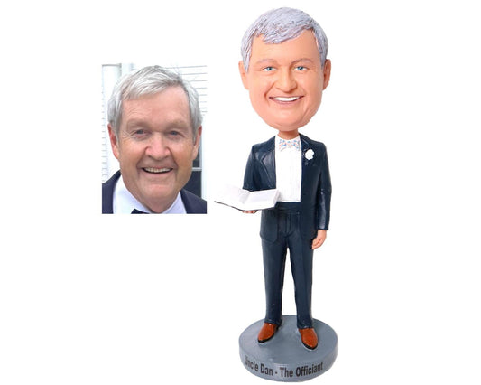 Wedding officiant Custom Bobbleheads holding a bible, best gift for wedding officiant, handmade gifts for wedding officiant, gift for pastor