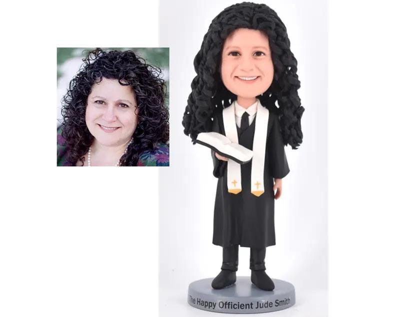 Female Wedding officiant gift, Custom bobblehead wedding officiant lady, wedding officiant in robe with bible, personalized gifts for pastor
