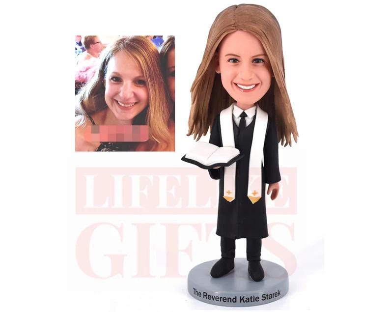 Female Wedding officiant gift, Custom bobblehead wedding officiant lady, wedding officiant in robe with bible, personalized gifts for pastor