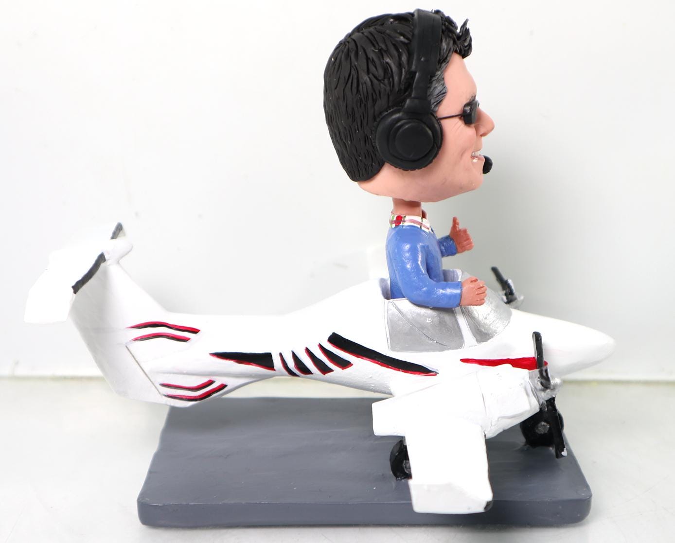 Custom Pilot Bobblehead with Airplane, fun office desk decoration, personalized bobblehead dolls from pictures