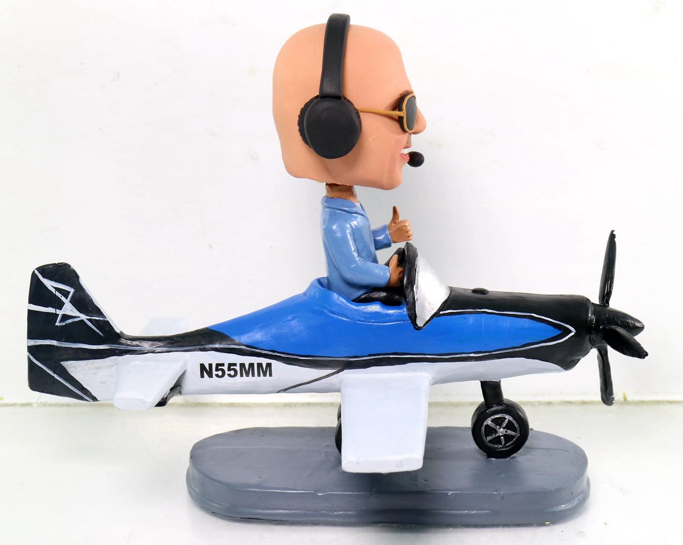 Custom Bobblehead Pilot with aircraft, Personalized Birthday Gift for captain, boss retirement gift