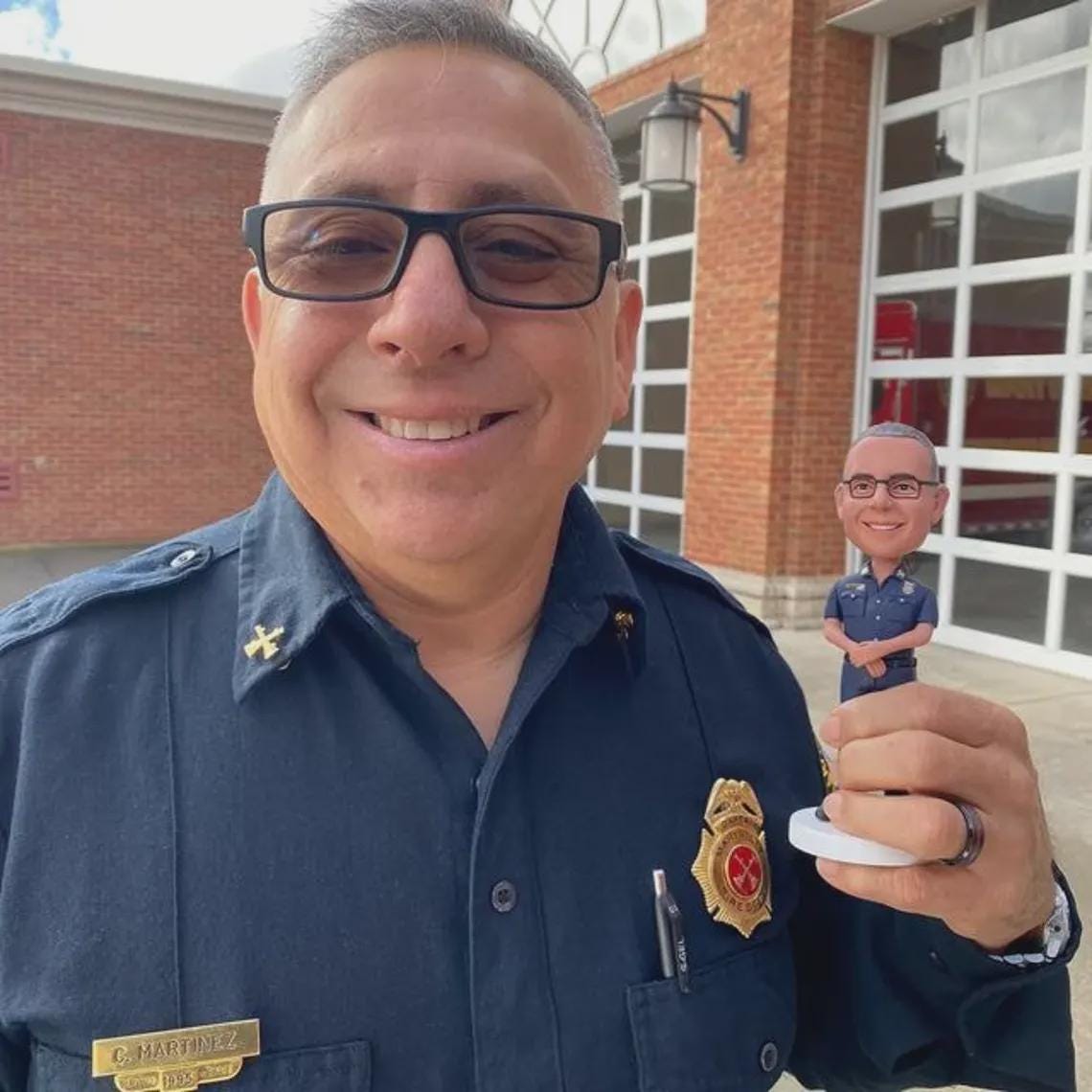 Custom Bobblehead Police Officer, Personalized Retirement Gift, birthday gift for husband/boss/co-workers, County sheriff present