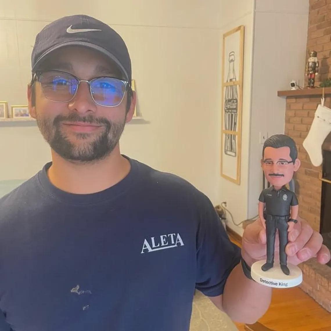 Custom Bobblehead from picture, fully handmade bobble head doll, personalized gift mimime of a person, customized pose and outfits figurine