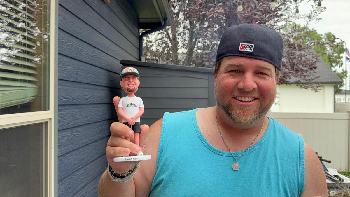 Custom coach bobbleheads, personalized coach figurines from pictures, Appreciation gift for team members/co-workers/manager