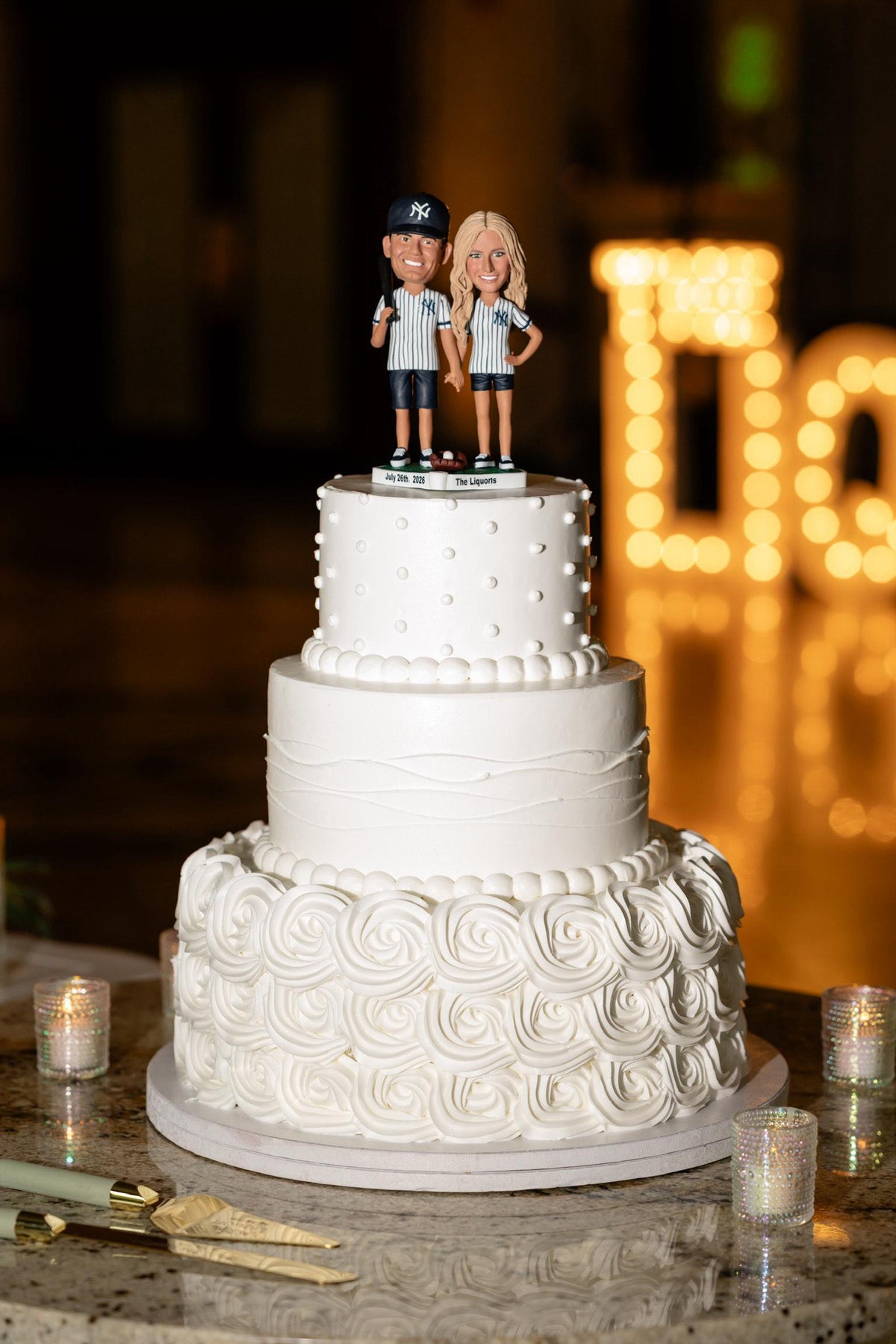 Custom Baseball Wedding Bobbleheads, Personalized Couple Cake Topper, Sports Theme anniversary gift for Him Her, Unique Bride Groom figurine
