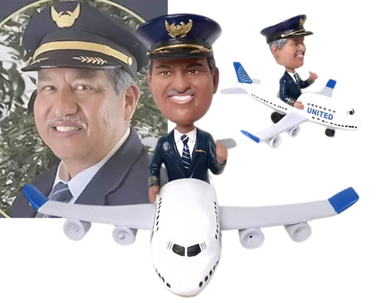 Boeing 747 Captain Custom Bobblehead, Personalized Aircraft pilot Figurine, Aviator Birthday Present, Dashboard Nodding doll